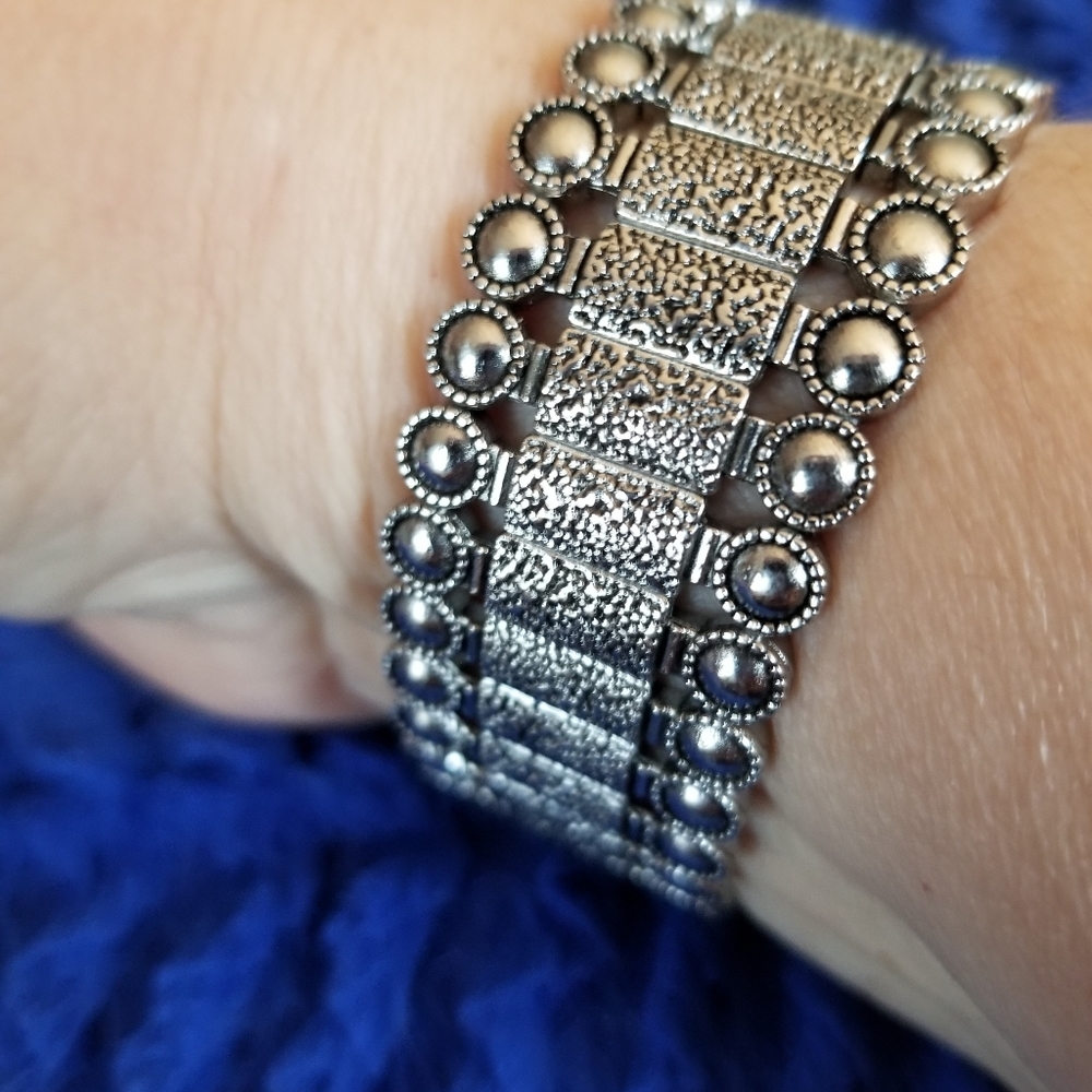 METAL GUN BRACELET